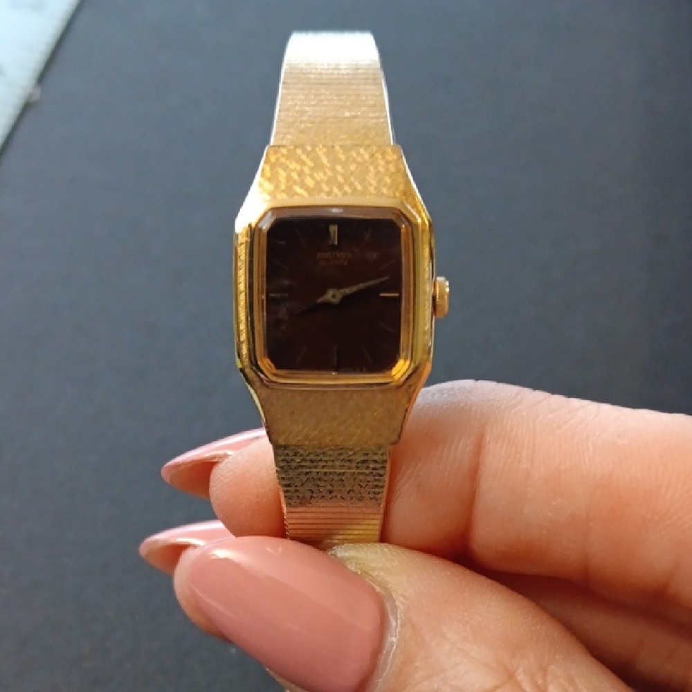 Vintage Seiko Gold and Black Women's Watch